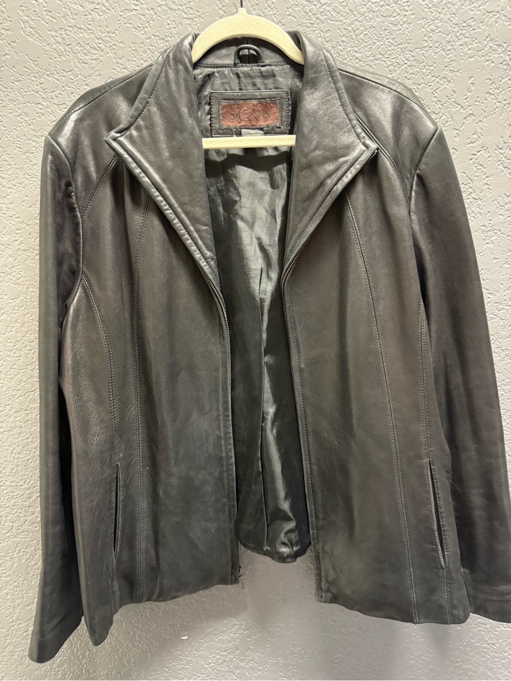 Siena Women’s Black Leather Zip-Front Jacket XXL